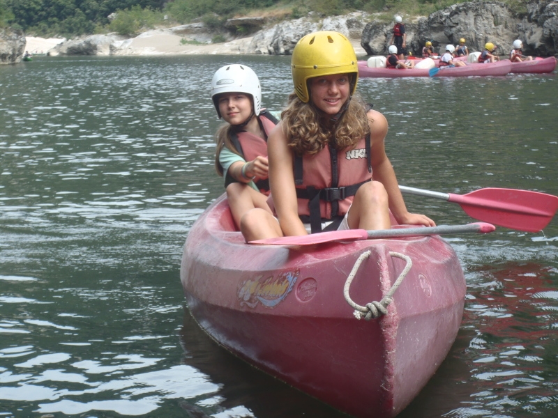 Village Camps International Summer Camp Ard&egrave;che, France 2019-07-26 https://www.villagecamps.com/journals_admin/images/76-35-Vika and Emma canoe.jpg